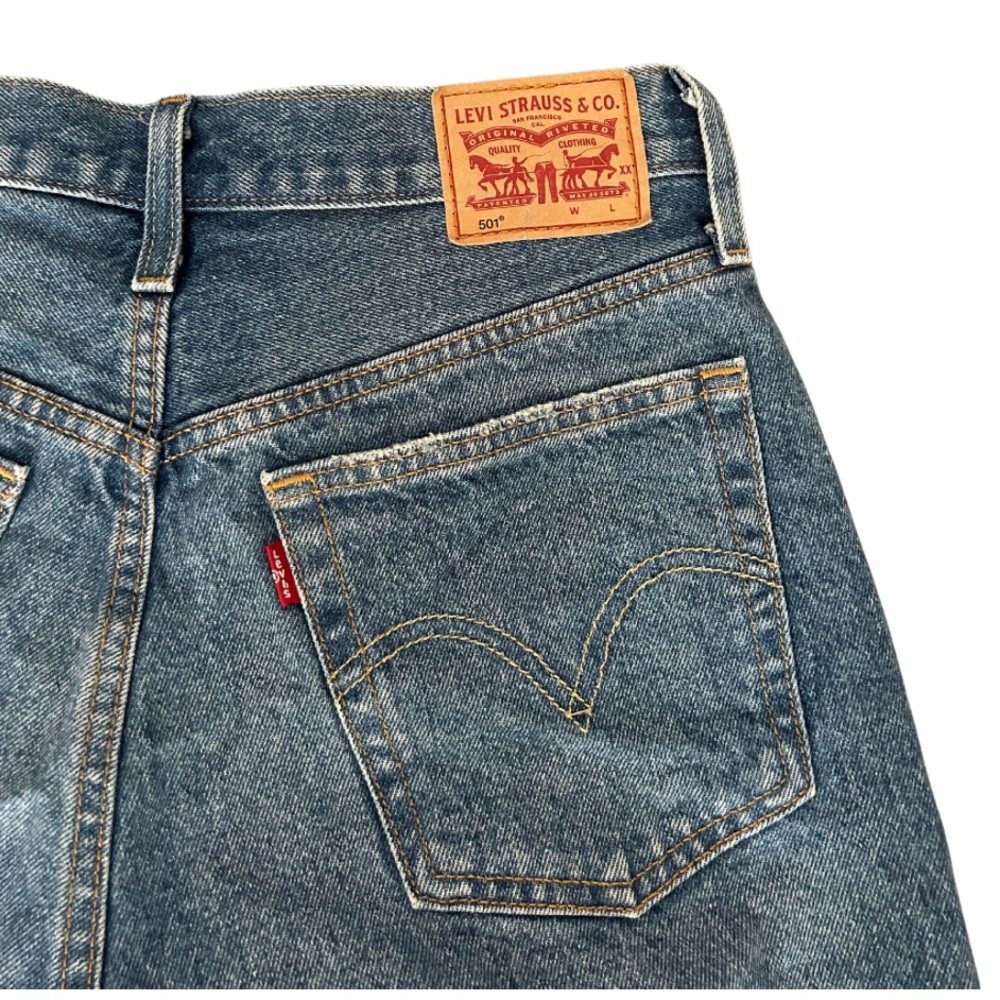 Levi’s 501 Original Denim Shorts | Medium Blue | Size 28 - Picture 3 of 5